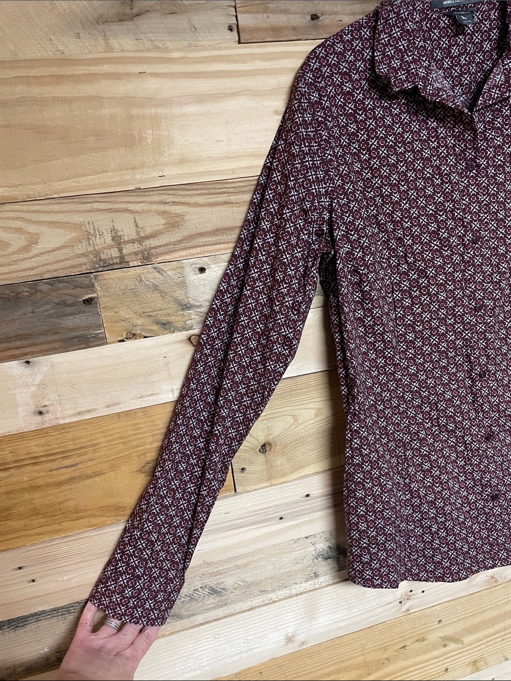 Eddie Bauer Women’s Maroon Geometric Button-Down Shirt- Large Tall - Picture 5 of 8